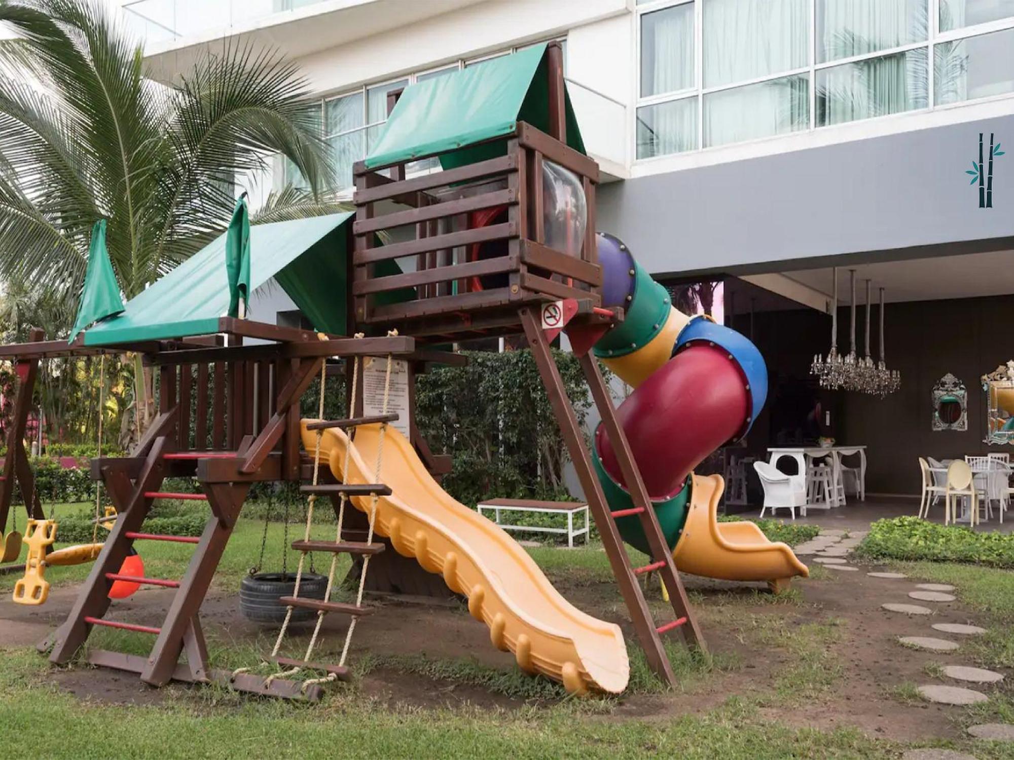 Icon Vallarta Beach Front By Bamboo Skylife Puerto Vallarta Eksteriør bilde