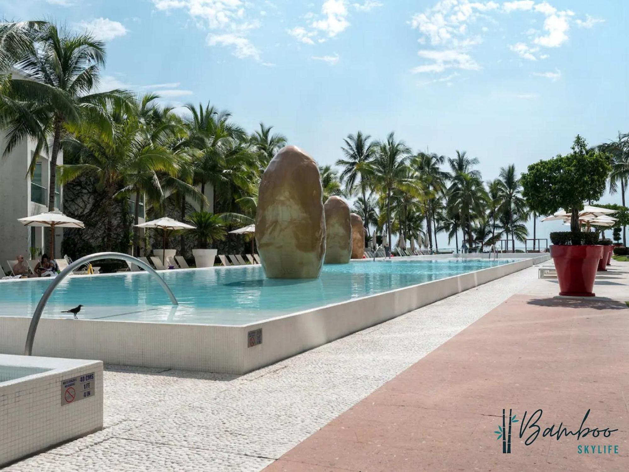 Icon Vallarta Beach Front By Bamboo Skylife Puerto Vallarta Eksteriør bilde